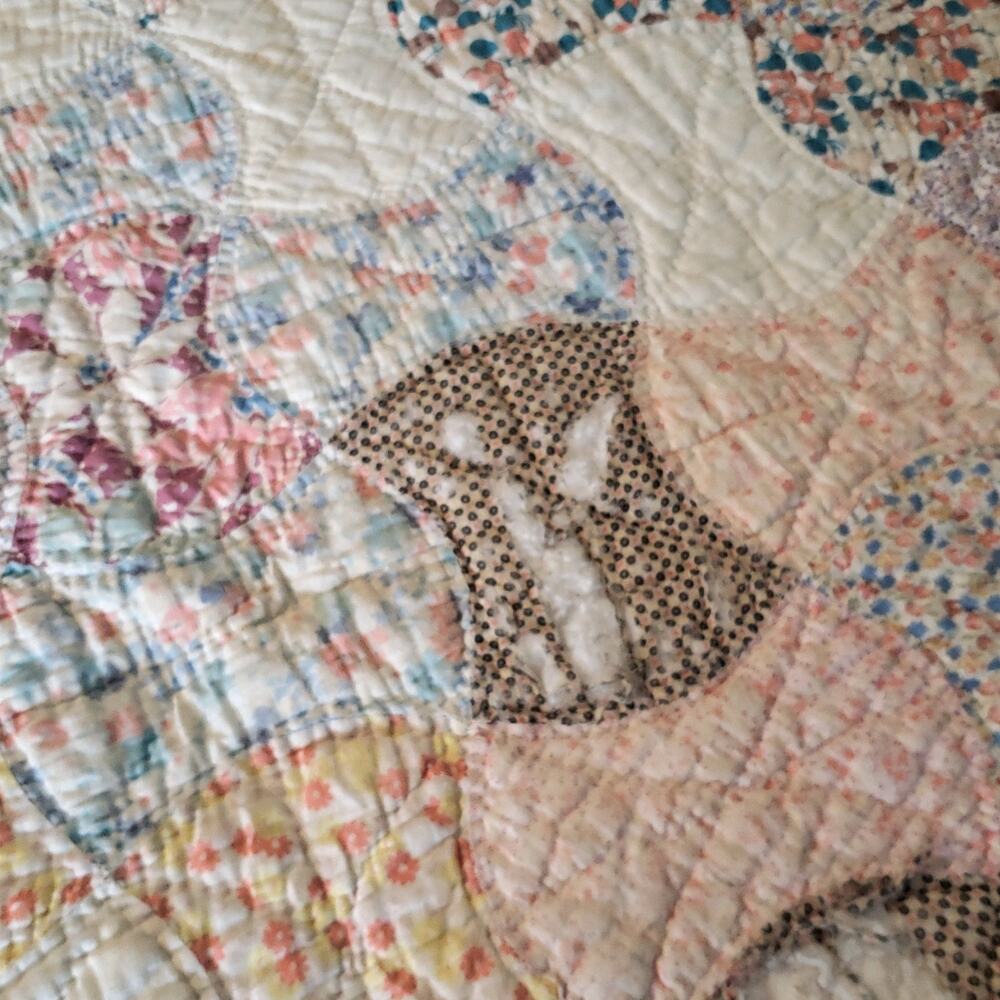 vintage hand quilted  patchwork quilt. scrappy, bow-tie patterns scalloped edge - Picture 7 of 11